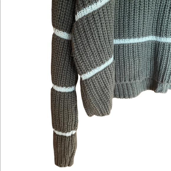 Moon & Madison Olive and White Striped Knit Swearer - Picture 4 of 5